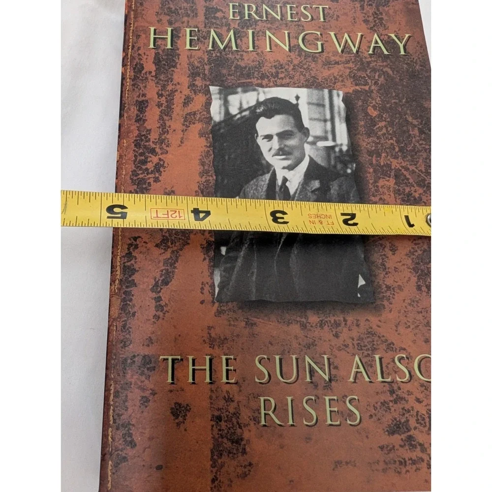 ERNEST HEMINGWAY The Sun Also Rises Quality Paperback Book‎ Like New